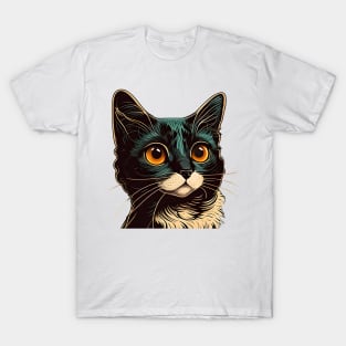 Black cat with beautiful eyes T-Shirt